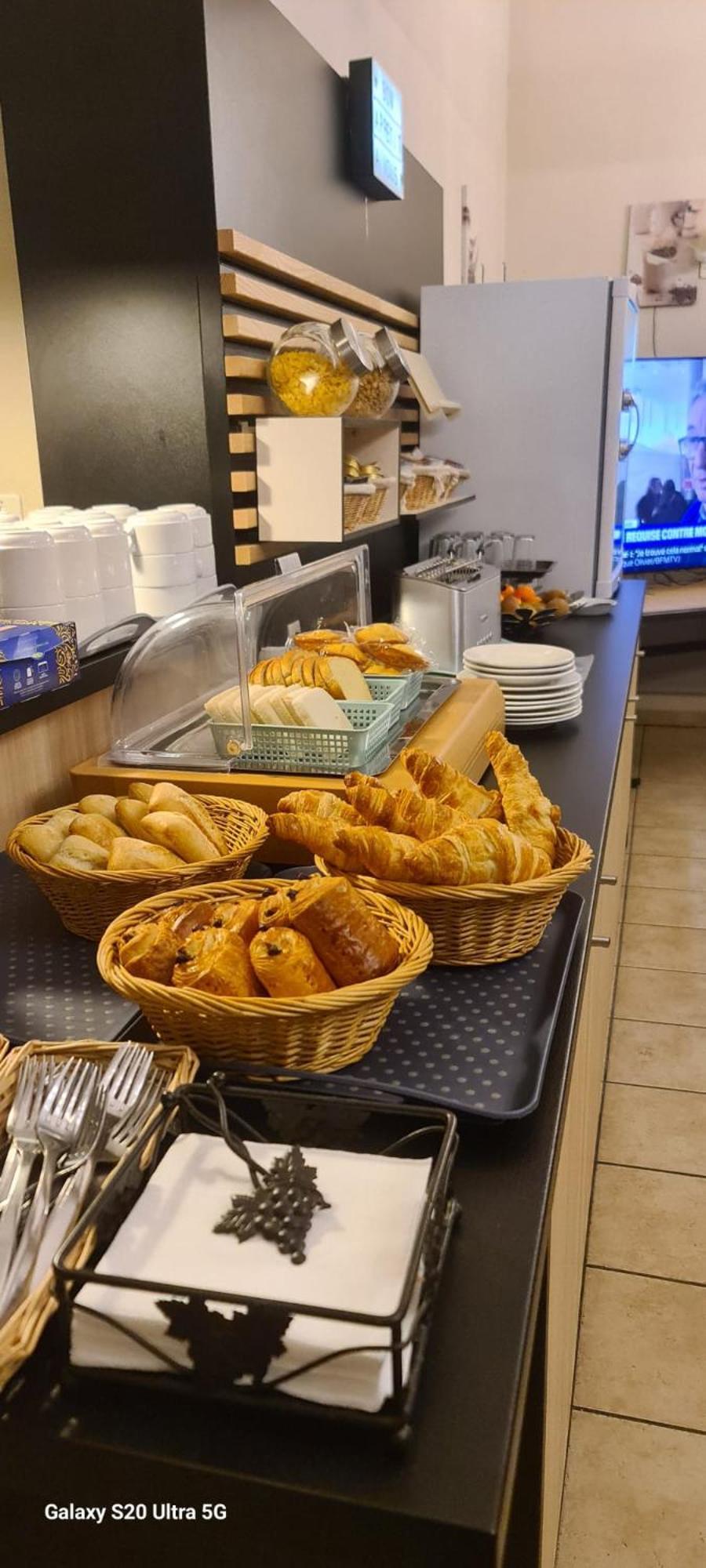 Hotel Restaurant Du Lac Graulhet Екстер'єр фото