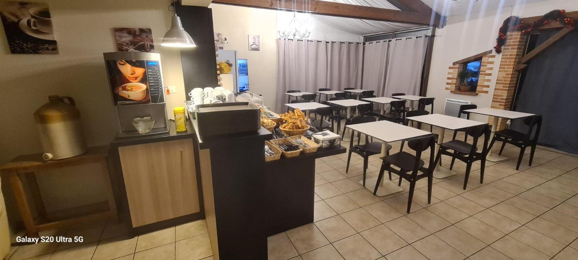 Hotel Restaurant Du Lac Graulhet Екстер'єр фото