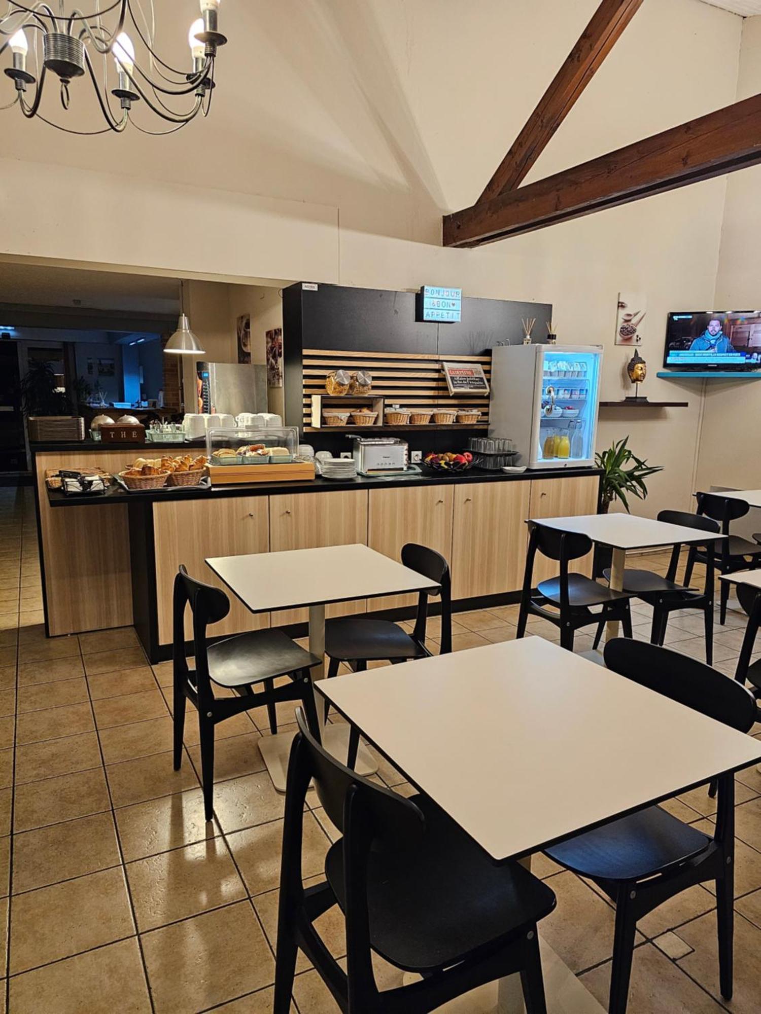 Hotel Restaurant Du Lac Graulhet Екстер'єр фото